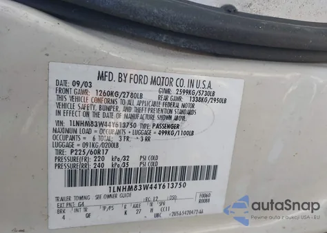 2004 Lincoln Town Car Ultimate from USA, damaged, VIN 1LNHM83W44Y613750